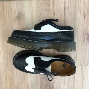 Dr. Martens - 3989 Bex Smooth Leather Brogue Shoes